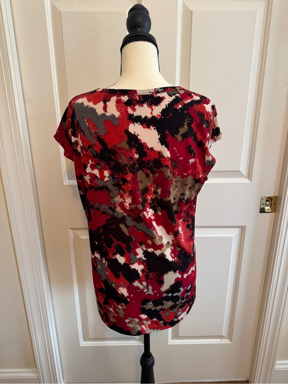 Kasper Abstract Floral Print Scoop Neck Top Size Large Red Black - Picture 5 of 11